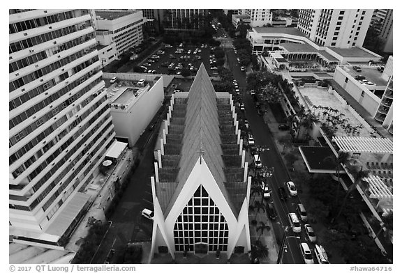 Aerial view of St Augustine Church, Waikiki. Waikiki, Honolulu, Oahu island, Hawaii, USA (black and white)