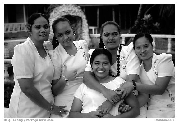 Young women dressed in white for sunday church, Pago Pago. Pago Pago, Tutuila, American Samoa (black and white)