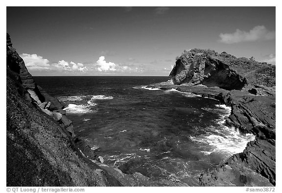 Maamaa cove. Aunuu Island, American Samoa (black and white)