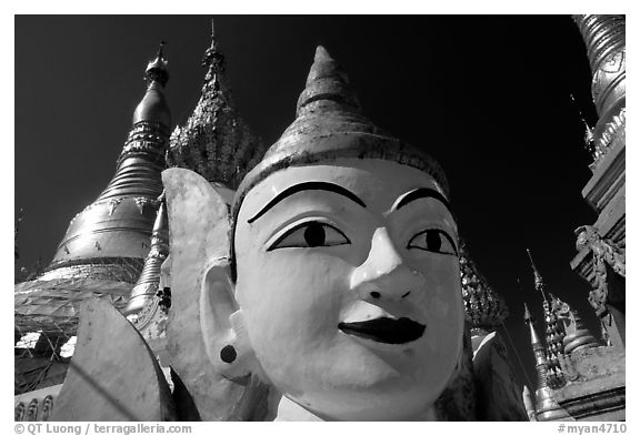 Planetery post, Shwedagon Paya. Yangon, Myanmar