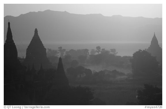 Sunset from Shwesandaw. Bagan, Myanmar (black and white)