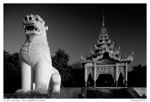 Lion at the entrance of  Mandalay Hill. Mandalay, Myanmar (black and white)