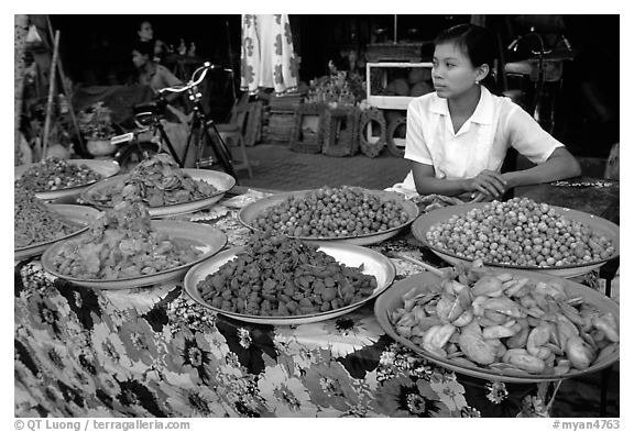Food vendor. Myanmar (black and white)