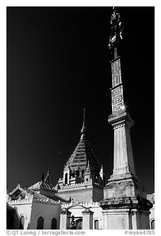 Stupas, Yadana Man Aung Paya, Nyaungshwe. Inle Lake, Myanmar (black and white)