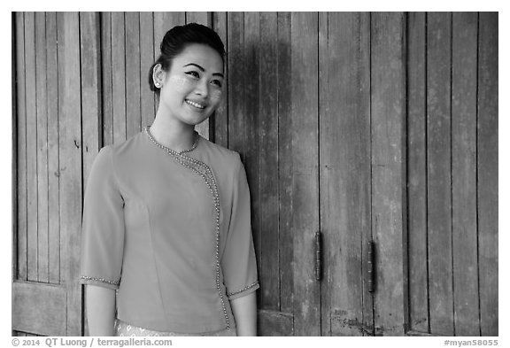 Young woman. Yangon, Myanmar (black and white)