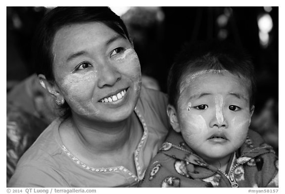 Woman and infant. Bagan, Myanmar (black and white)