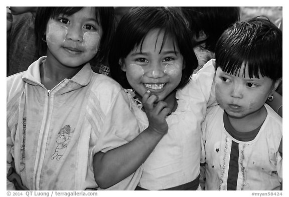 Schoolgirls, Nyaung Shwe. Inle Lake, Myanmar (black and white)