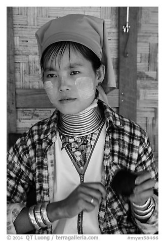 Kayan woman of the Padaung tribe wearing brass neck coils. Inle Lake, Myanmar (black and white)