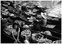 Fruit sellers, floating market. Damnoen Saduak, Thailand ( black and white)