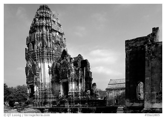 Ruins in classic Khmer-Lopburi style. Lopburi, Thailand