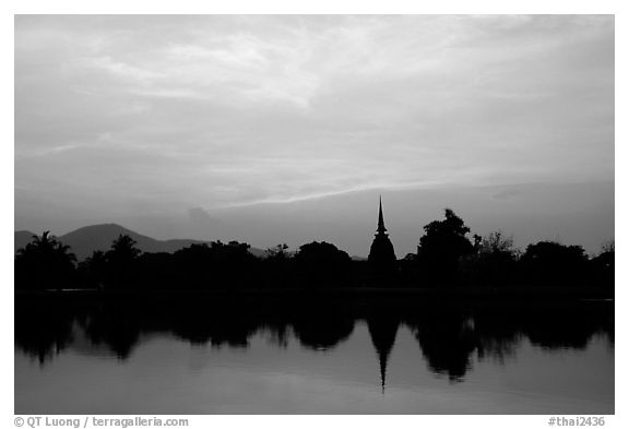 Elegant lines of Wat Si Chum at sunset. Sukothai, Thailand