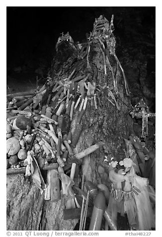 Tham Phra Nang cave sanctuary, Rai Leh. Krabi Province, Thailand (black and white)