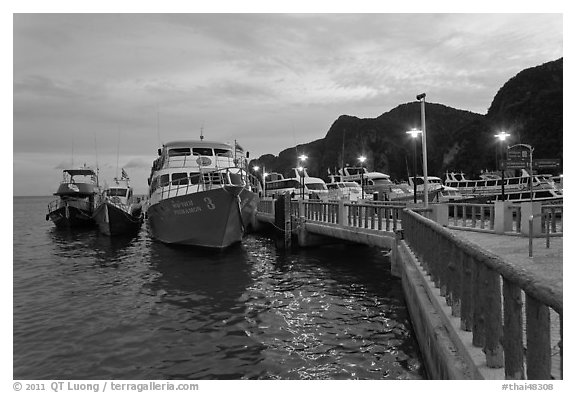 Pier at dusk, Ao Ton Sai, Ko Phi Phi. Krabi Province, Thailand