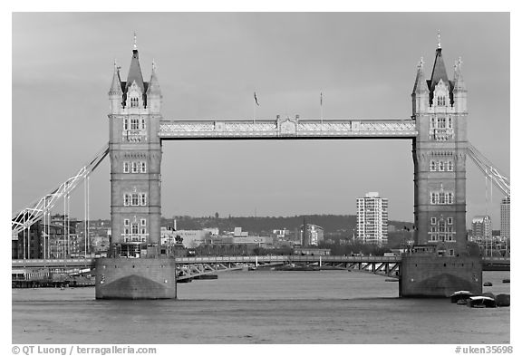 Tower Bridge, late afternoon. London, England, United Kingdom (black and white)