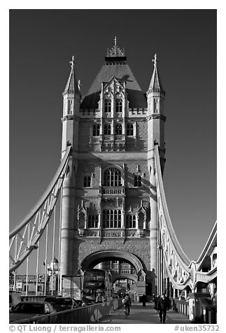 Commute hour on Tower Bridge, early morning. London, England, United Kingdom (black and white)