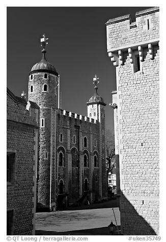 Salt Tower, central courtyard, and White Tower, the Tower of London. London, England, United Kingdom