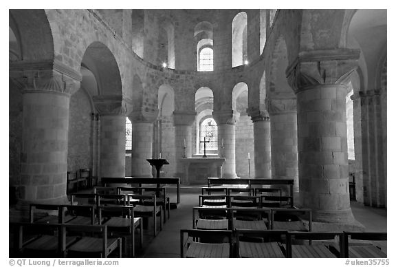 Norman-style chapel of St John the Evangelist, here the royal family worshipped, Tower of London. London, England, United Kingdom (black and white)