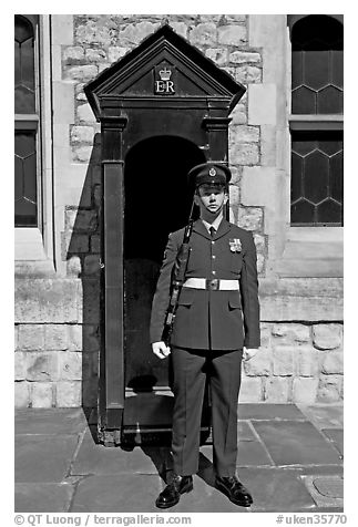 Sentry posted in front of the Jewel House in the Tower of London. London, England, United Kingdom