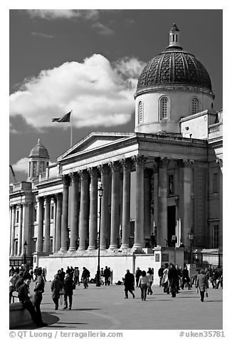 National Gallery. London, England, United Kingdom (black and white)