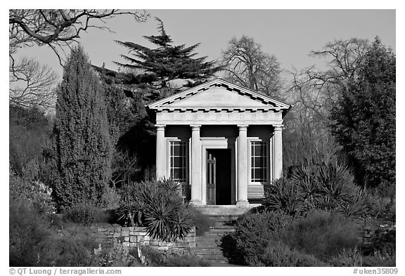 King William's temple, late afternoon. Kew Royal Botanical Gardens,  London, England, United Kingdom (black and white)
