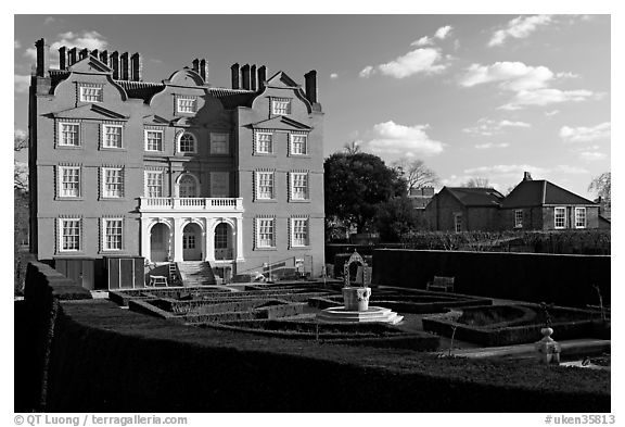 Kew Palace, late afternoon. Kew Royal Botanical Gardens,  London, England, United Kingdom (black and white)
