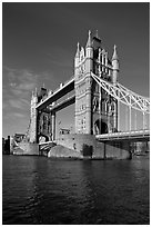 Tower Bridge, early morning. London, England, United Kingdom (black and white)