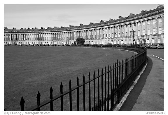 Fence, lawn, and Royal Crescent. Bath, Somerset, England, United Kingdom