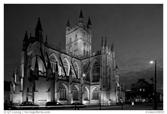Abbey at dusk. Bath, Somerset, England, United Kingdom (black and white)