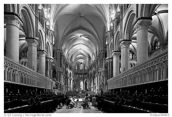 Quire of Canterbury Cathedral, the longest of any English Cathedral, and musicans. Canterbury,  Kent, England, United Kingdom (black and white)