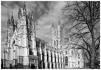 Canterbury Cathedral: portal, nave and crossing spire. Canterbury,  Kent, England, United Kingdom ( black and white)