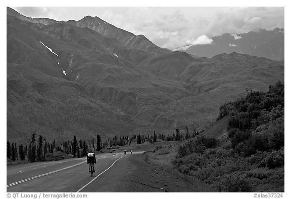 Road cycling, Glenn Highway. Alaska, USA