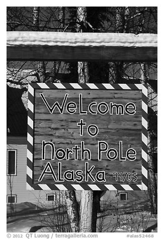 Welcome sign. North Pole, Alaska, USA (black and white)