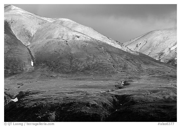 Mountains with early autumn snow. Alaska, USA (black and white)