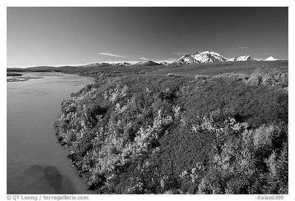 Susitna River and autumn colors on the tundra. Denali Highway, Central Alaska, USA (black and white)