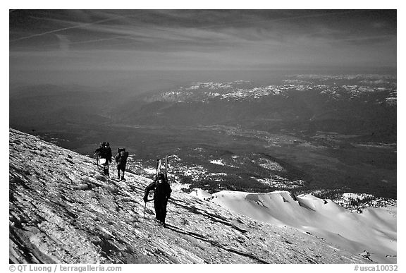 Mountaineers on the slopes of Mt Shasta. California, USA (black and white)