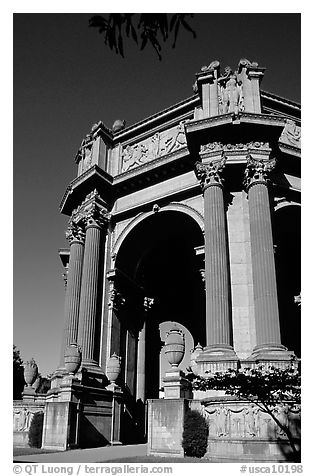 Rotunda of the Palace of Fine Arts, afternoon. San Francisco, California, USA