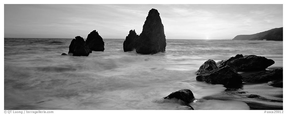 Sea stacks and setting sun, Rodeo Beach. California, USA (black and white)