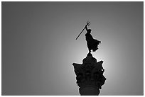 Top of memorial column, Union Square. San Francisco, California, USA (black and white)