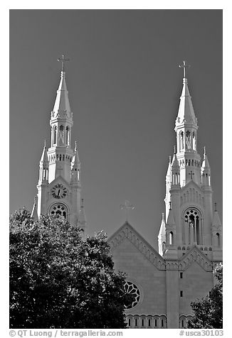 Towers of St Peter and Paul Church, 1922-1939, Washington Square, late afternoon. San Francisco, California, USA