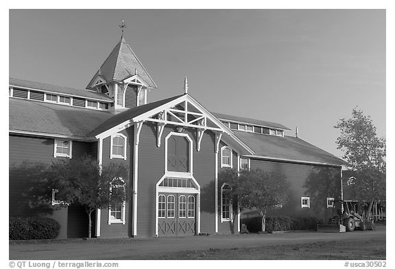 Red Barn, late afternoon. Stanford University, California, USA