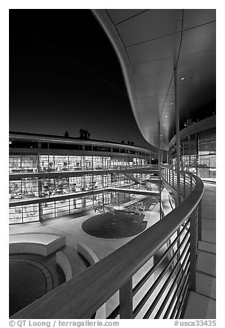 Newly constructed James Clark Center for research in biology, night. Stanford University, California, USA (black and white)
