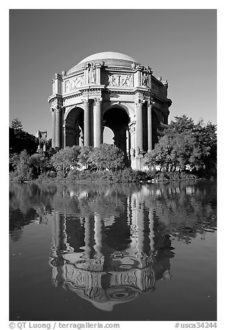 Rotonda of the Palace of Fine Arts, morning. San Francisco, California, USA (black and white)