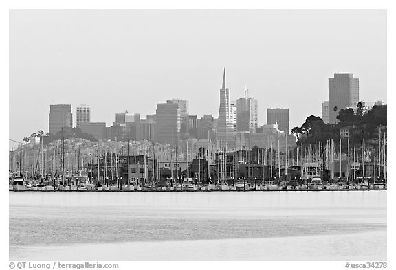 City skyline with Sausalito houseboats of Richardson Bay in the background. San Francisco, California, USA (black and white)