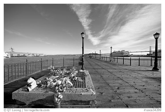 Makeshift memorial on pier seven. San Francisco, California, USA (black and white)