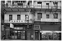 Shops and houses, Wawerly Alley, Chinatown. San Francisco, California, USA (black and white)