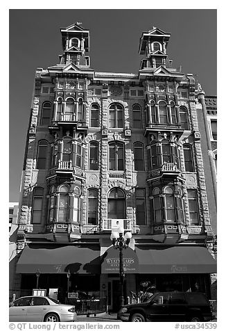 Facade of Louis Bank of Commerce building, Gaslamp quarter. San Diego, California, USA (black and white)