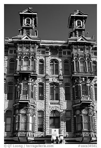 Twin towers of the Louis Bank of Commerce in baroque revival style,  Gaslamp quarter. San Diego, California, USA