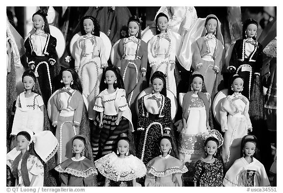 Mexican style dolls, Old Town. San Diego, California, USA (black and white)