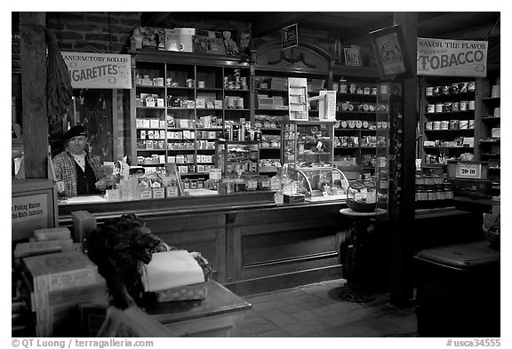 Tobacco shop, Old Town. San Diego, California, USA (black and white)