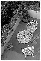 Garden chairs and table seen from above. Laguna Beach, Orange County, California, USA (black and white)